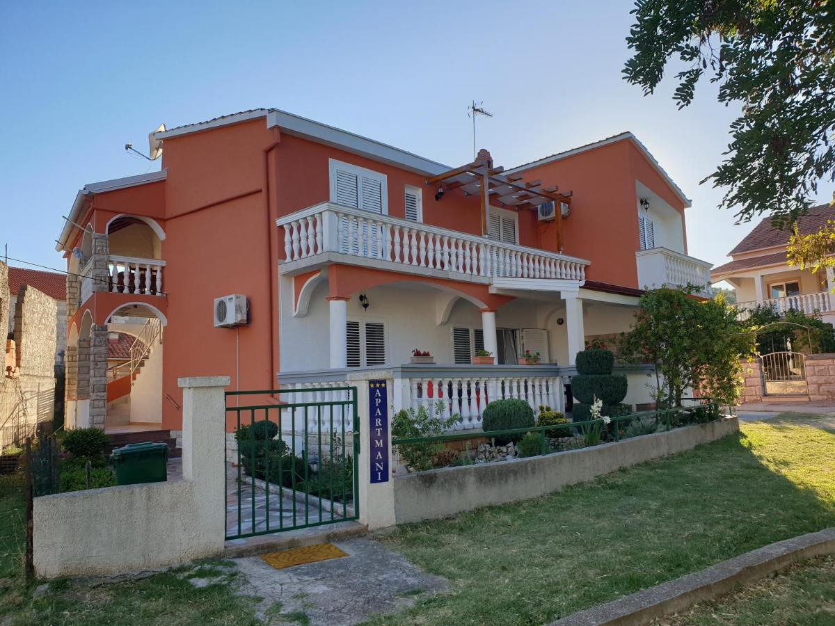 Apartments Martinovic By The Sea Kukljica Exterior foto