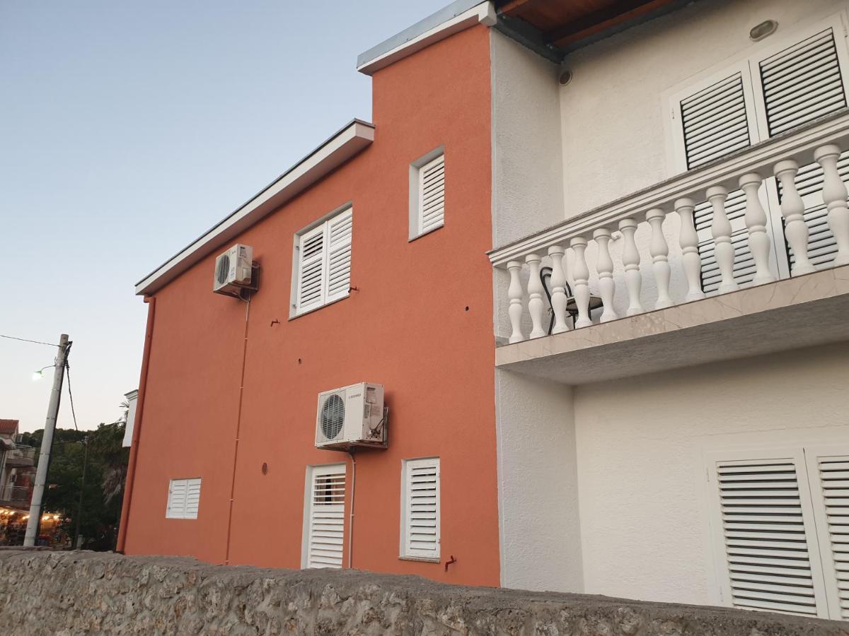 Apartments Martinovic By The Sea Kukljica Exterior foto