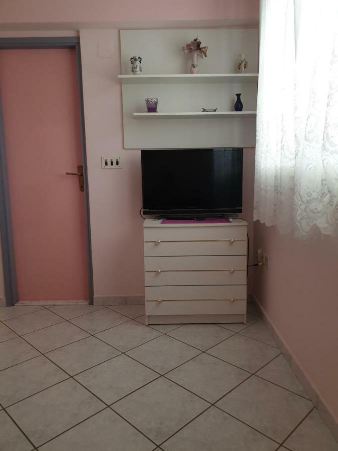 Apartments Martinovic By The Sea Kukljica Exterior foto