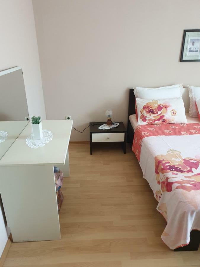 Apartments Martinovic By The Sea Kukljica Exterior foto