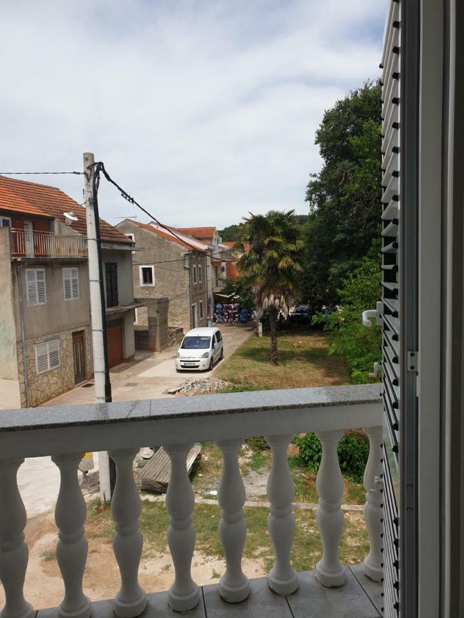 Apartments Martinovic By The Sea Kukljica Exterior foto