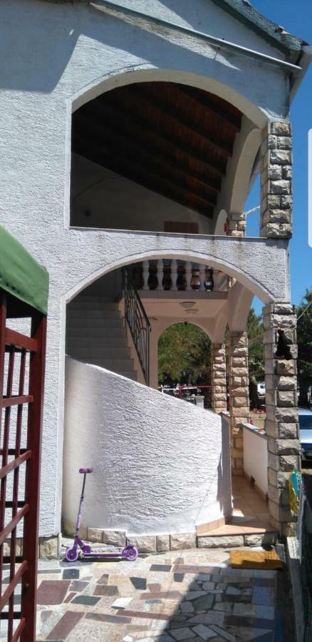 Apartments Martinovic By The Sea Kukljica Exterior foto