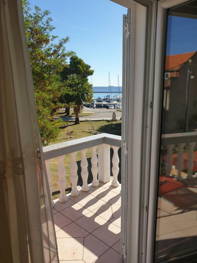 Apartments Martinovic By The Sea Kukljica Exterior foto