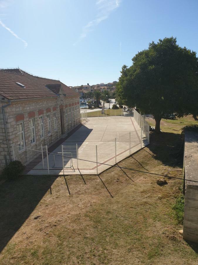 Apartments Martinovic By The Sea Kukljica Exterior foto